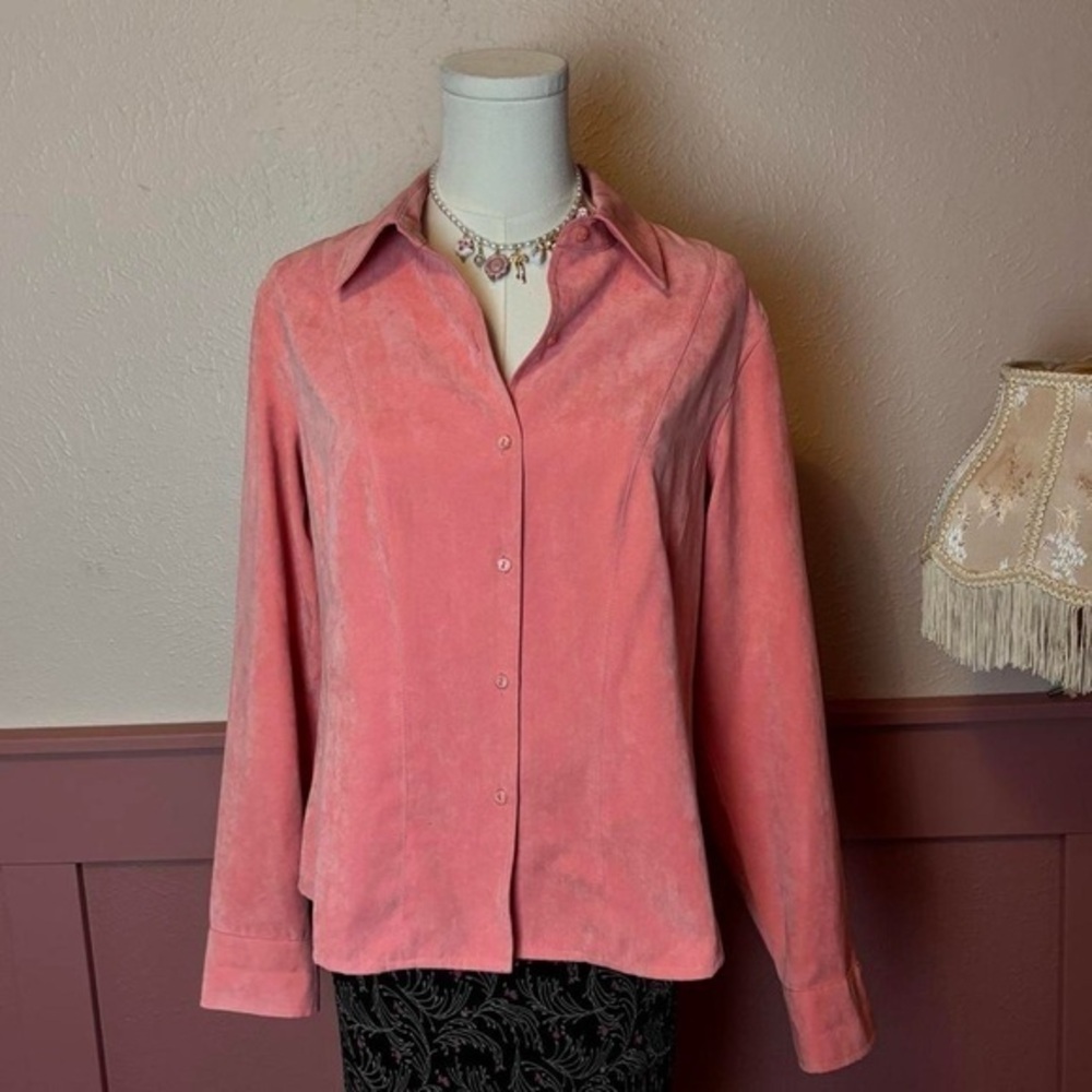 corpcore office siren faux suede button up long sleeve
talbots
sz medium
pink